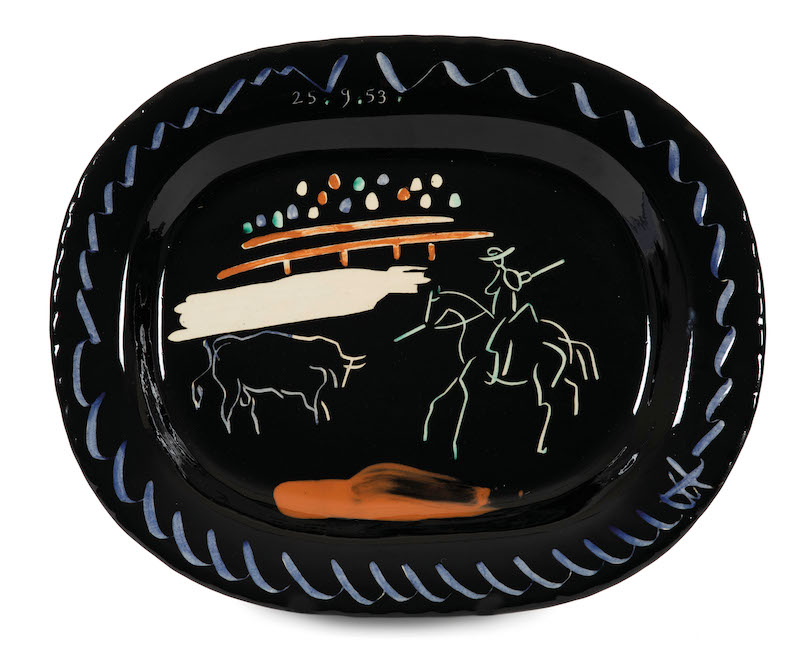 パブロ・ピカソ セラミックの皿 上部脇に日付, 裏に窯印 《黒の背景に